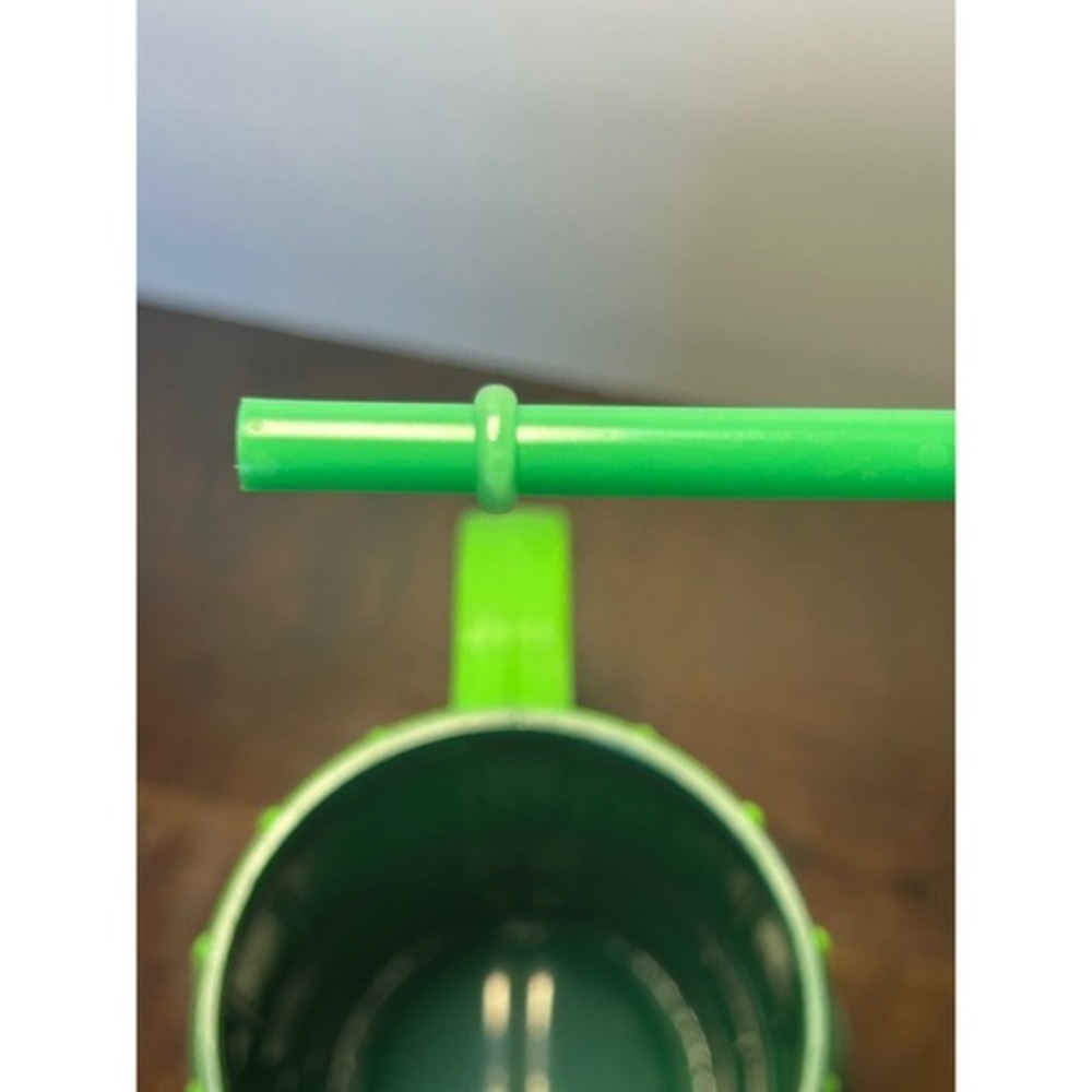 St Patricks Day Green Barrel Mug Set of 2 Plastic Shamrock Beer Stein with Straw - Picture 7 of 14